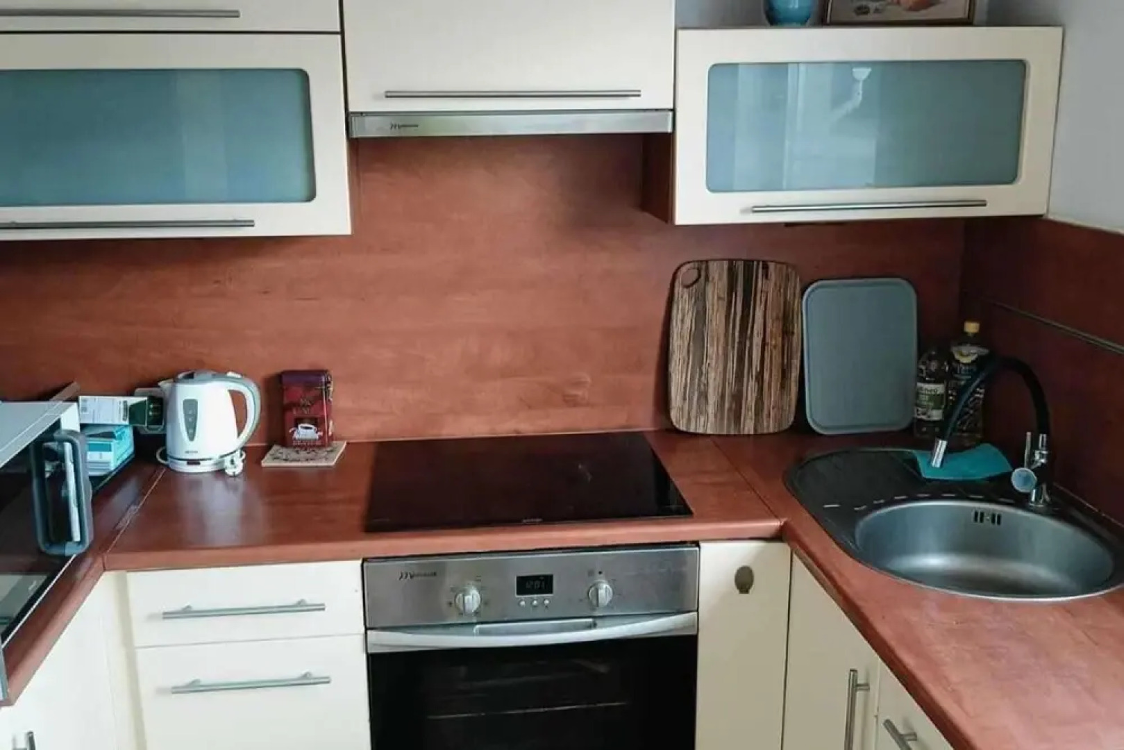 Rumia - Apartment - Sleeps 8 - Parking - Seaside