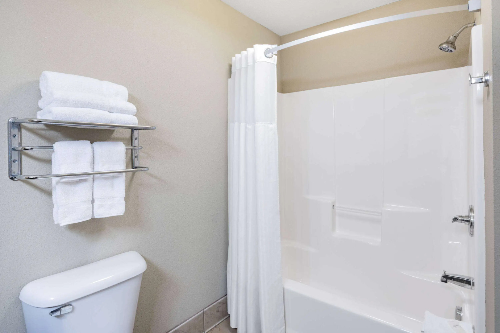 Hawthorn Suites by Wyndham Williston