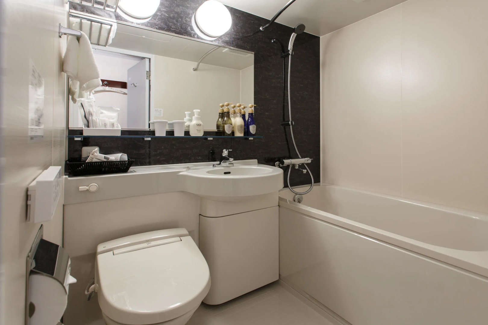 KEIKYU EX INN HANEDA ANAMORI INARI-STATION 2 minutes walk from Anamori Inari Station