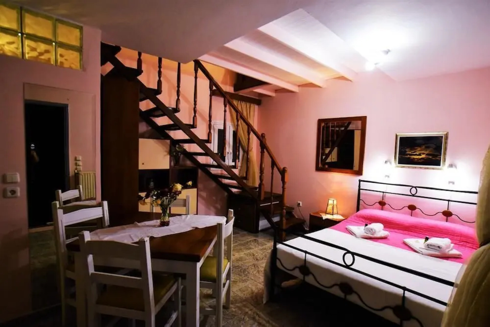 Valenti Holiday House