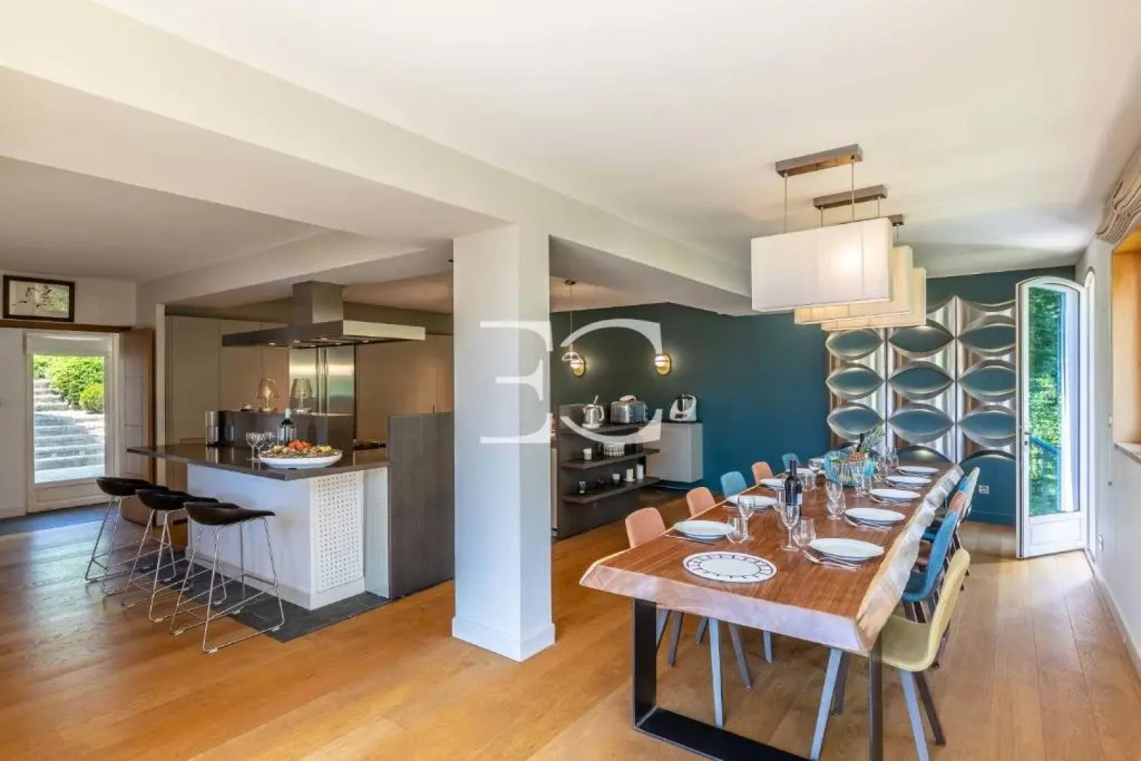 Easy Clés- Splendid 8 bedrooms property & pool