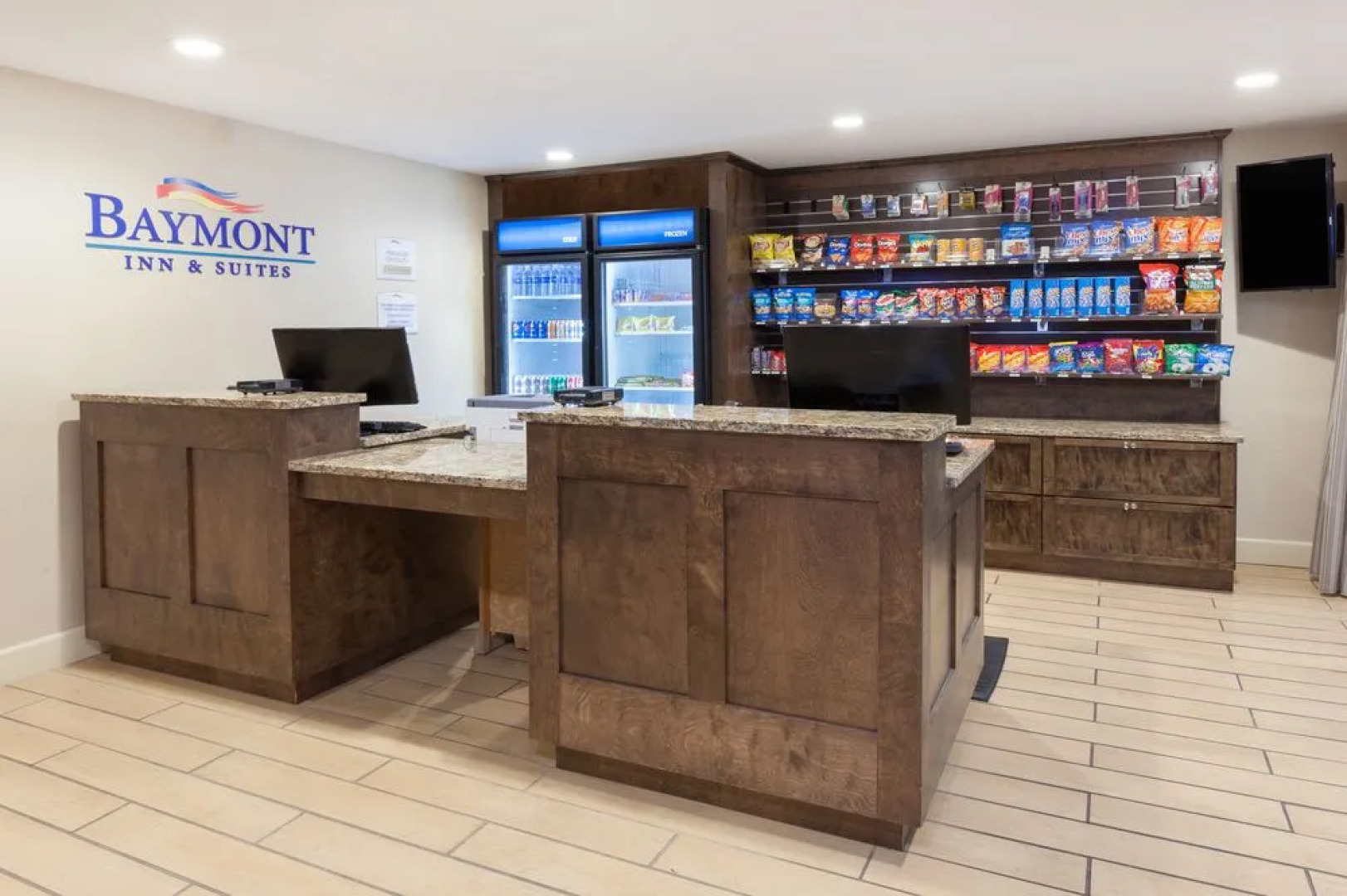 Baymont Inn & Suites St. Ignace Lakefront