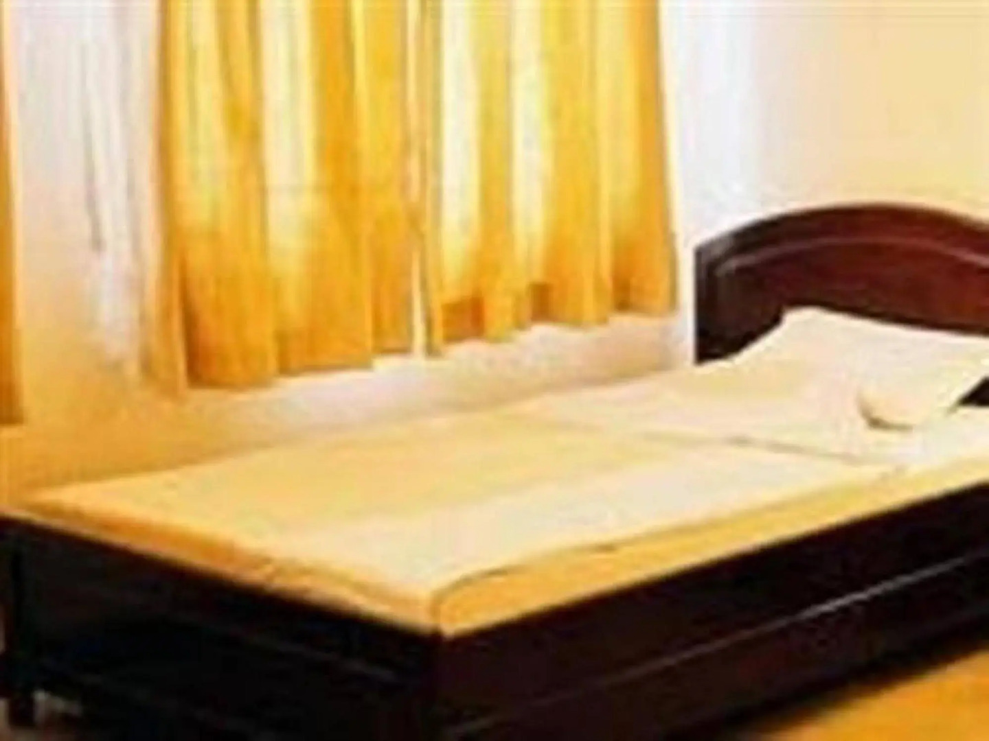 Nha Khach Tien Giang