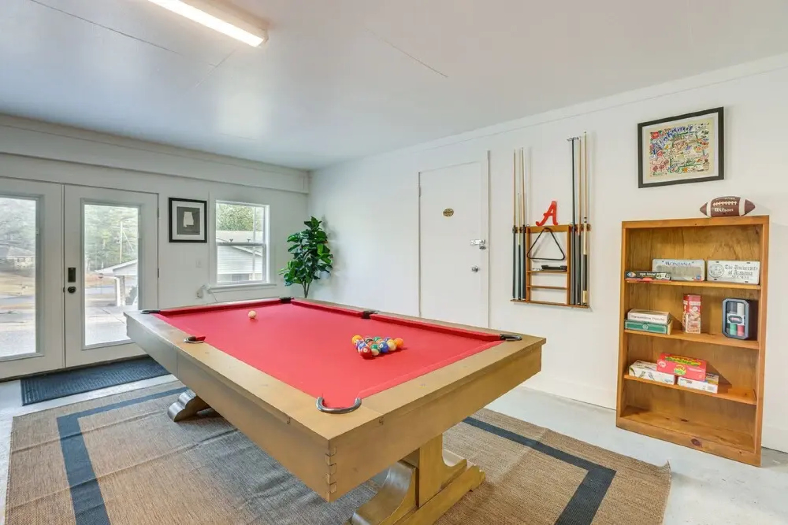 Stylish Home w/ Pool, 5 Mi to Bryant-denny Stadium