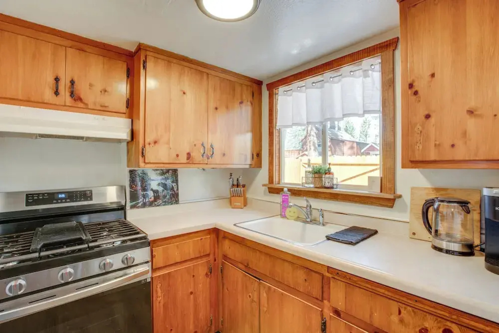 Walk to Beach: Dog-friendly Cabin in Glenbrook!
