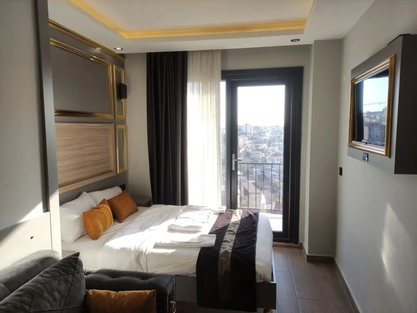 Taksim Larissa Hotel Suites