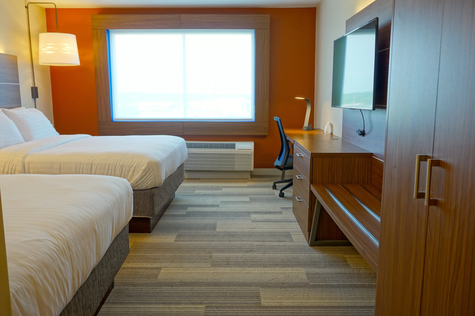 Holiday Inn Express & Suites Omaha - Millard Area by IHG