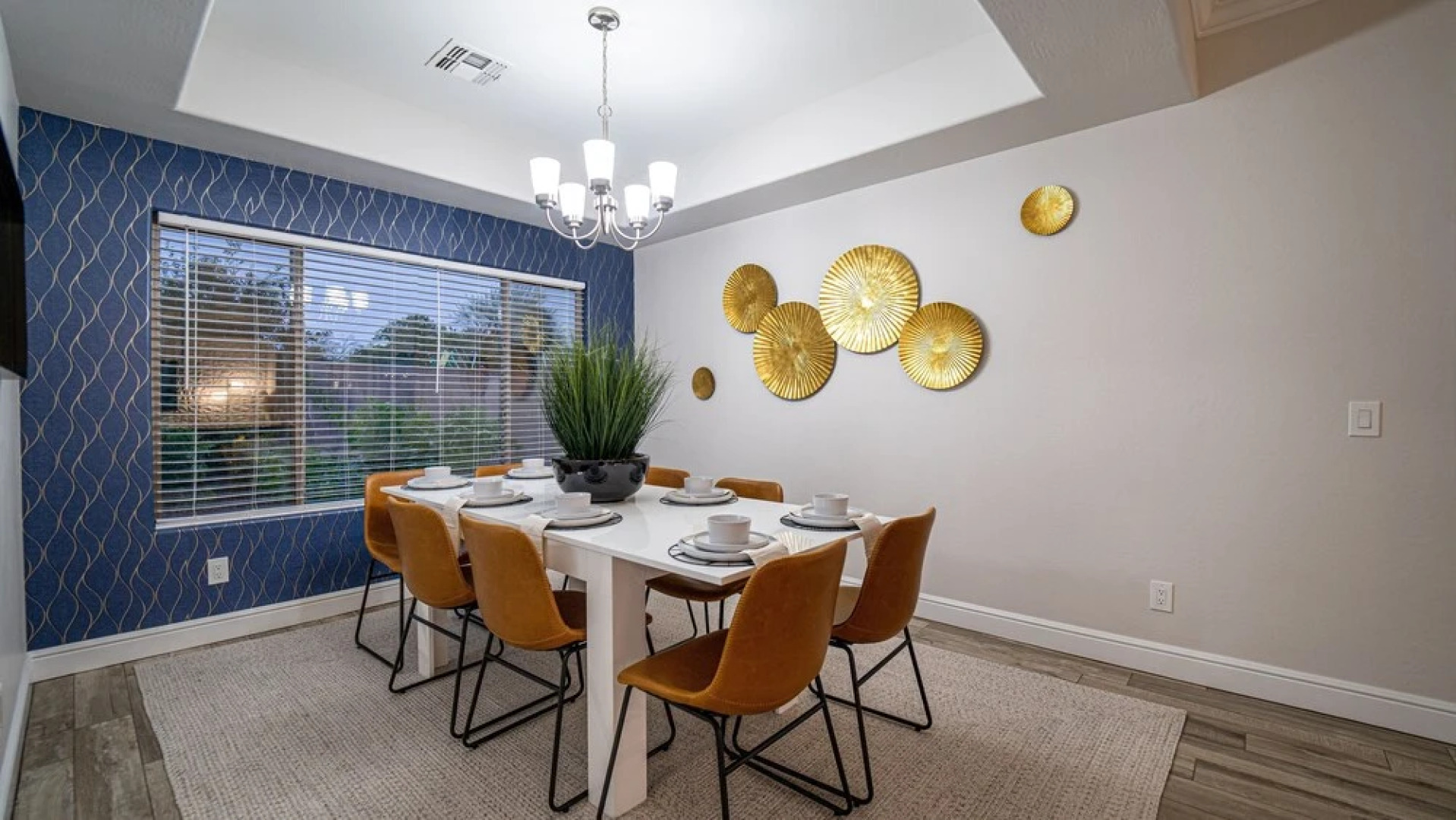 Desert Queen 4 Bedroom Home by RedAwning