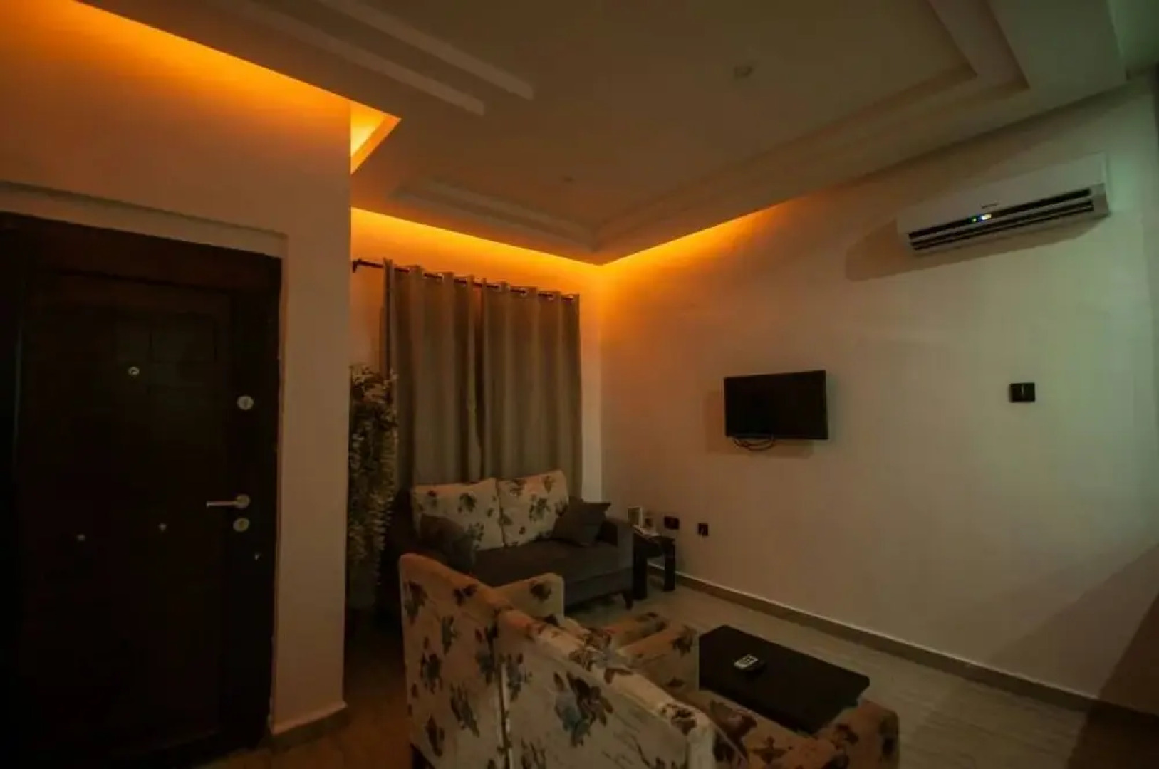 The Point Rayfield  Hotel