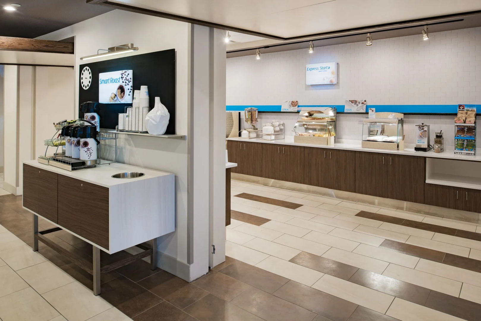 Holiday Inn Express & Suites Kingdom City by IHG