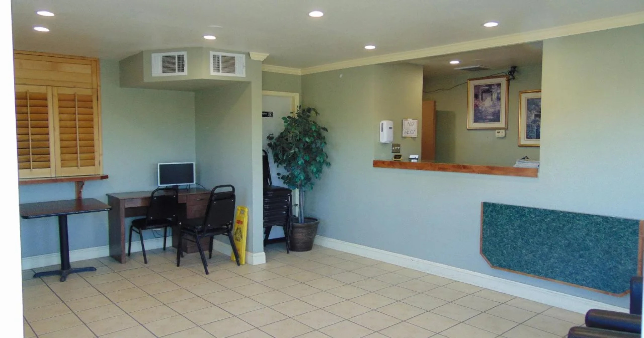 Corcoran Country Inn