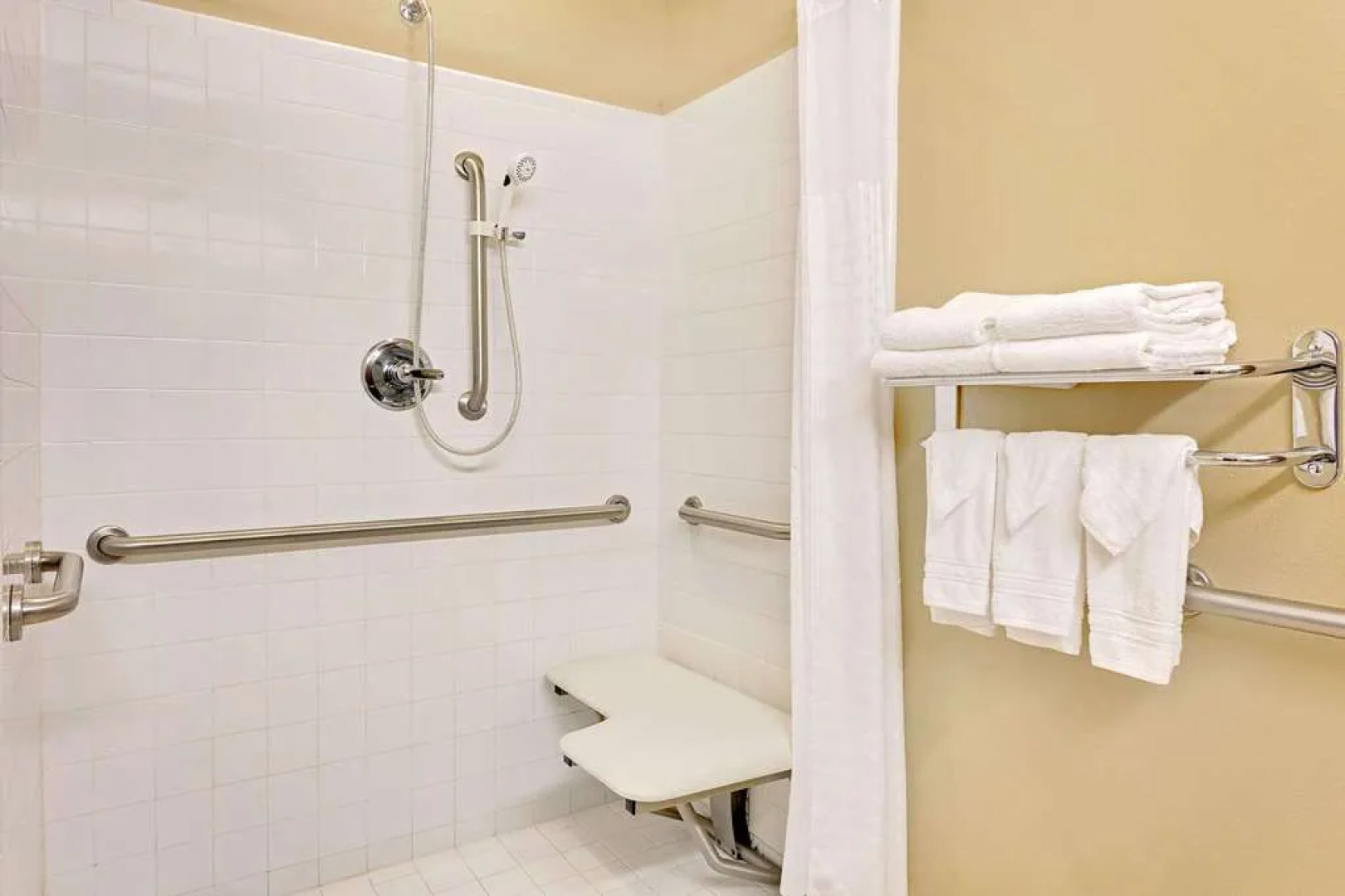 Microtel by Wyndham Perry National Fairground Area I-75