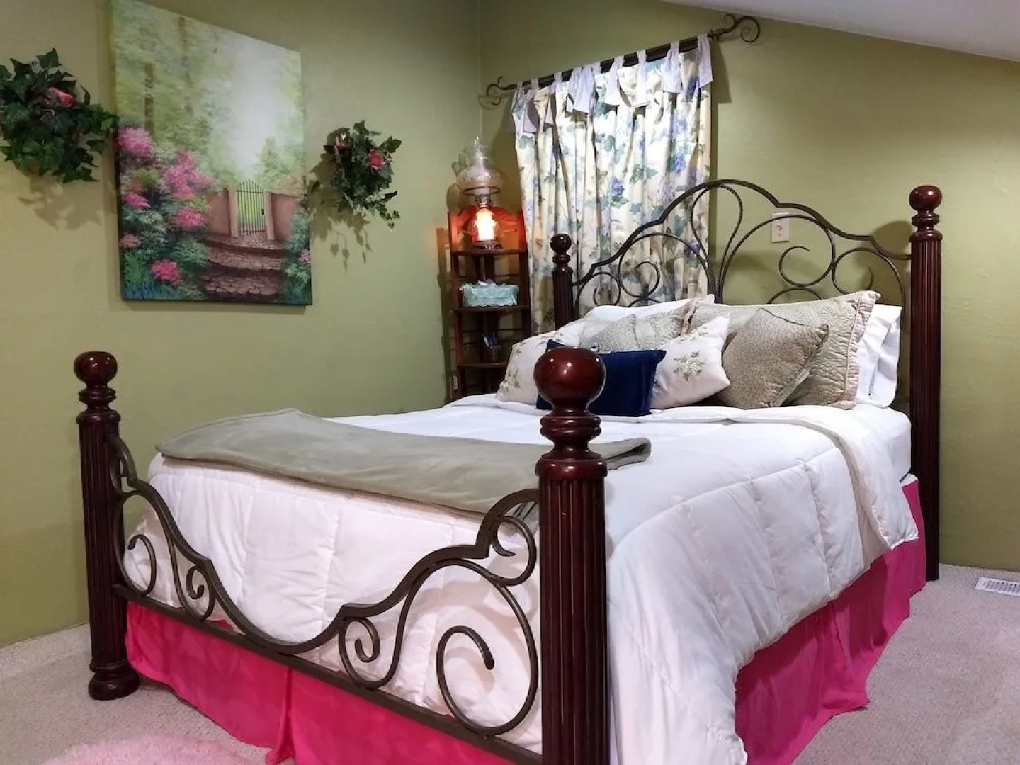 Beaver Lake Heavenly Hideaway B&B