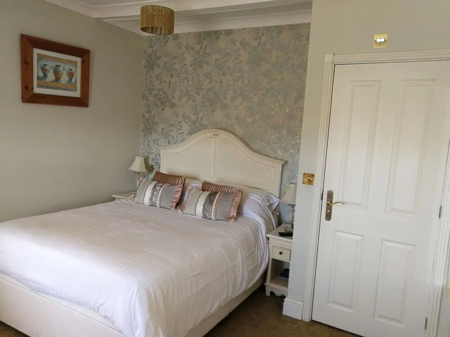 Feathers Hotel, Bar and Restaurant