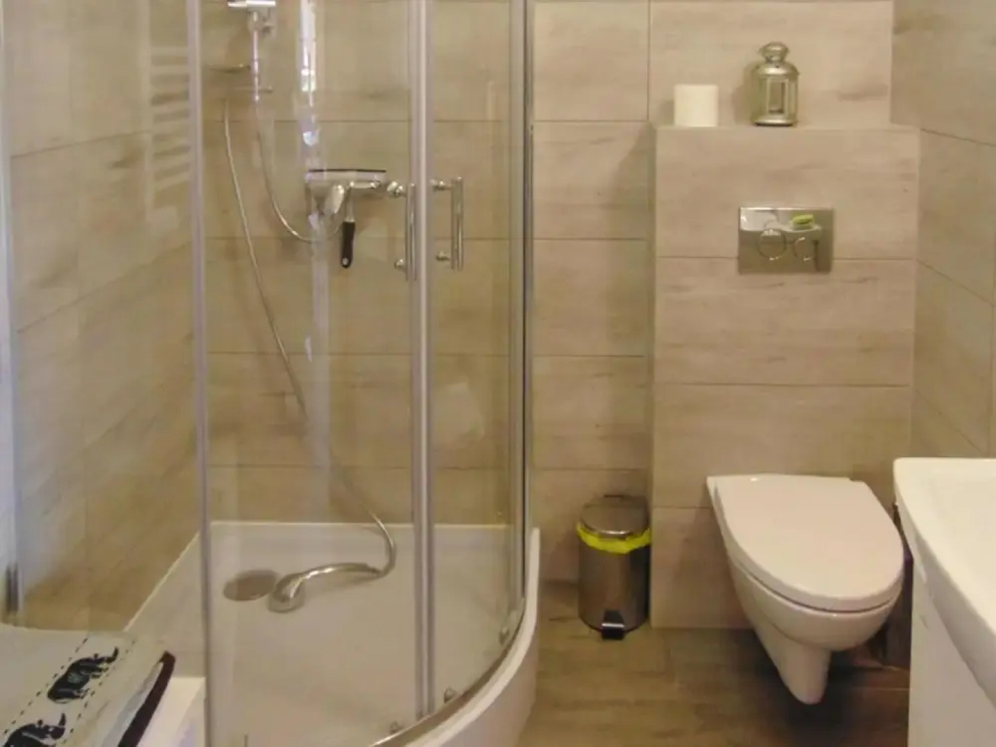 Semi-detached House Near the Lake