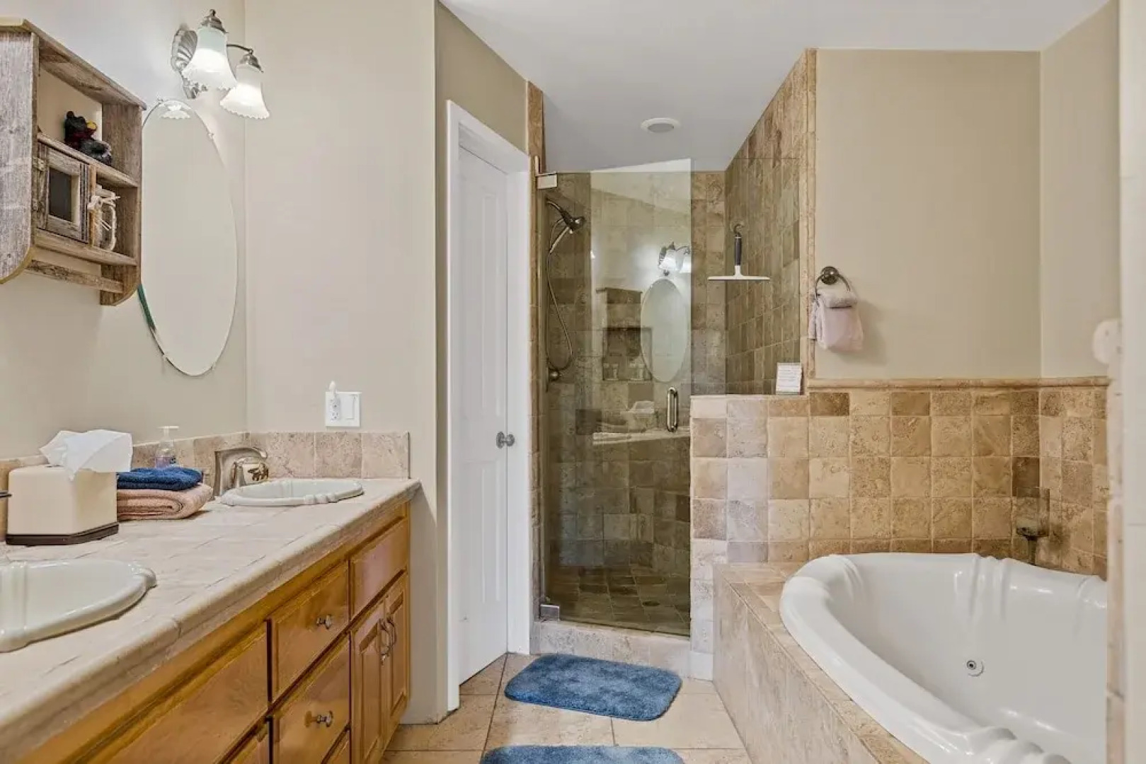 Bearfoot Lodge Near Hiking & Skiing!