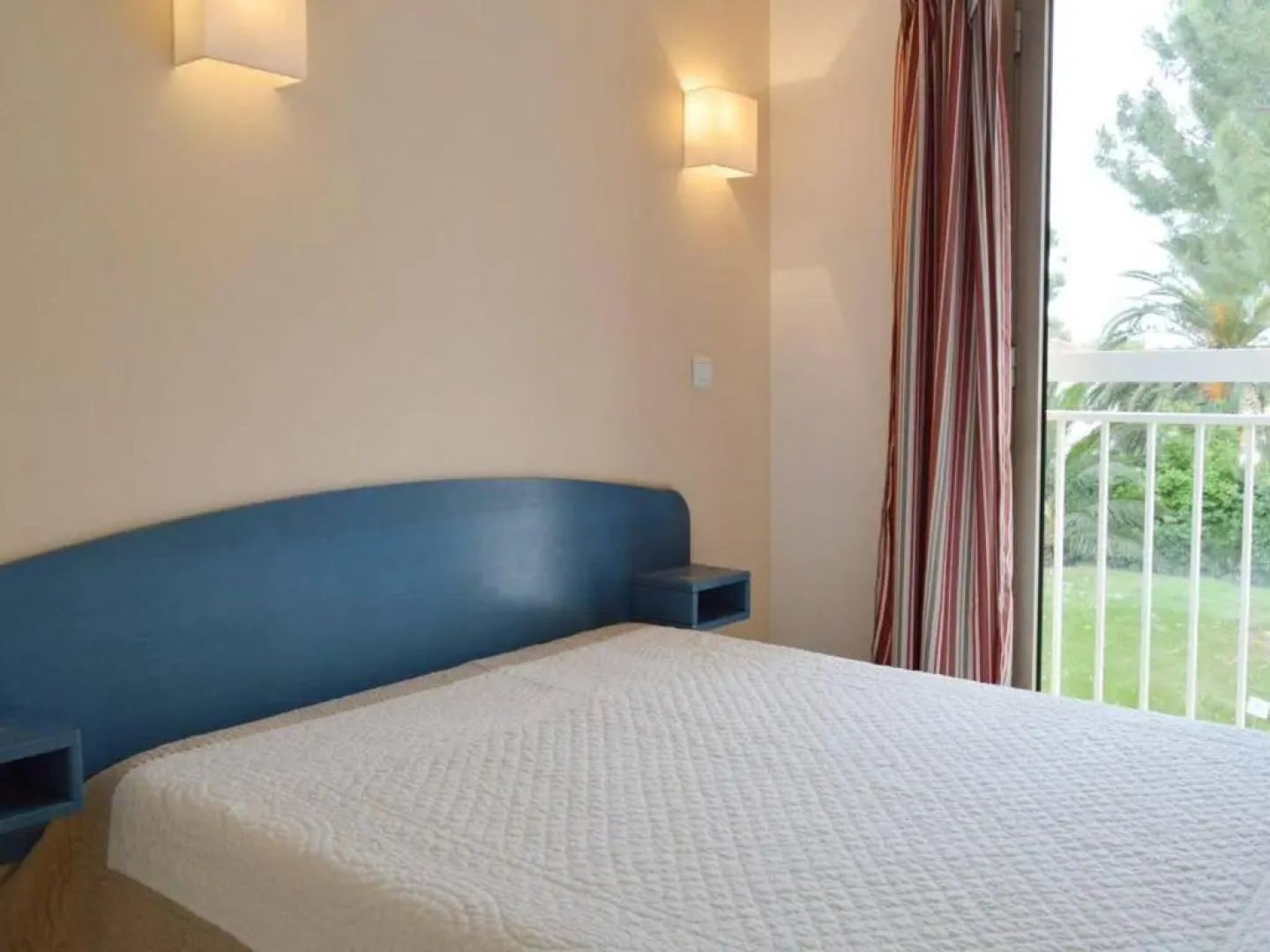 Appartement Golfe Juan, 2 pièces, 4 personnes - FR-1-252-140