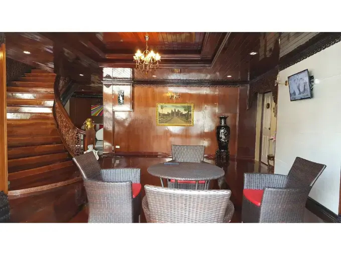 Baan Sai Thong Hotel