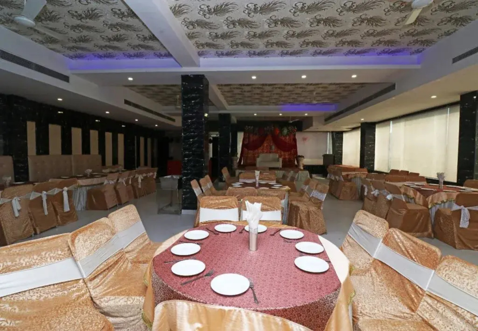 The Classic By OYO Rooms