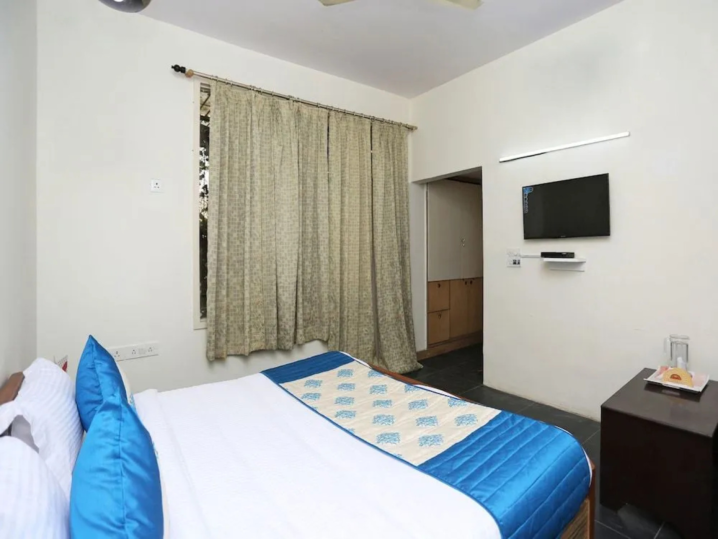 OYO 13592 Royal Stay Inn