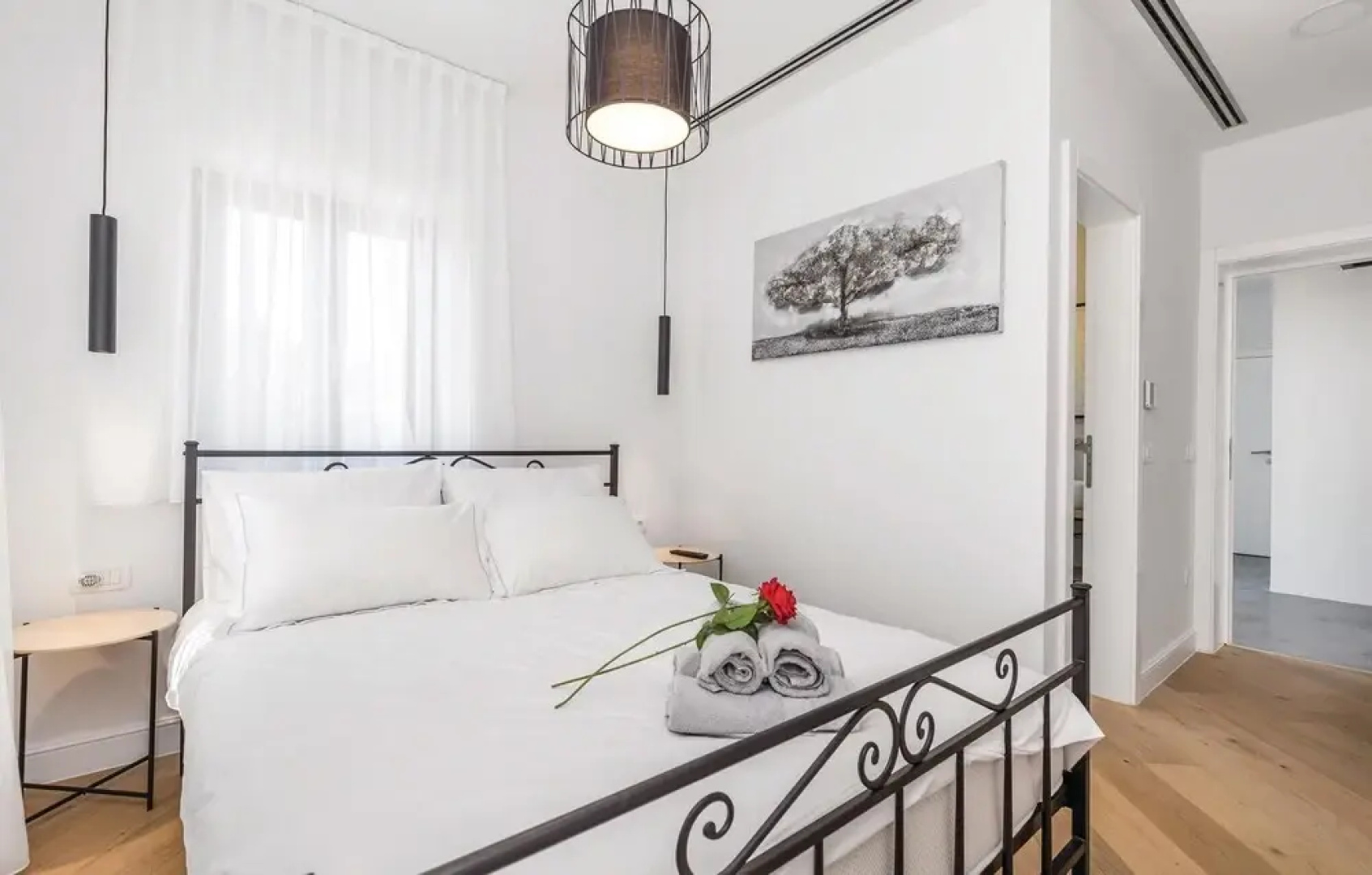 Stunning Home in Lun With 4 Bedrooms, Wifi and Outdoor Swimming Pool