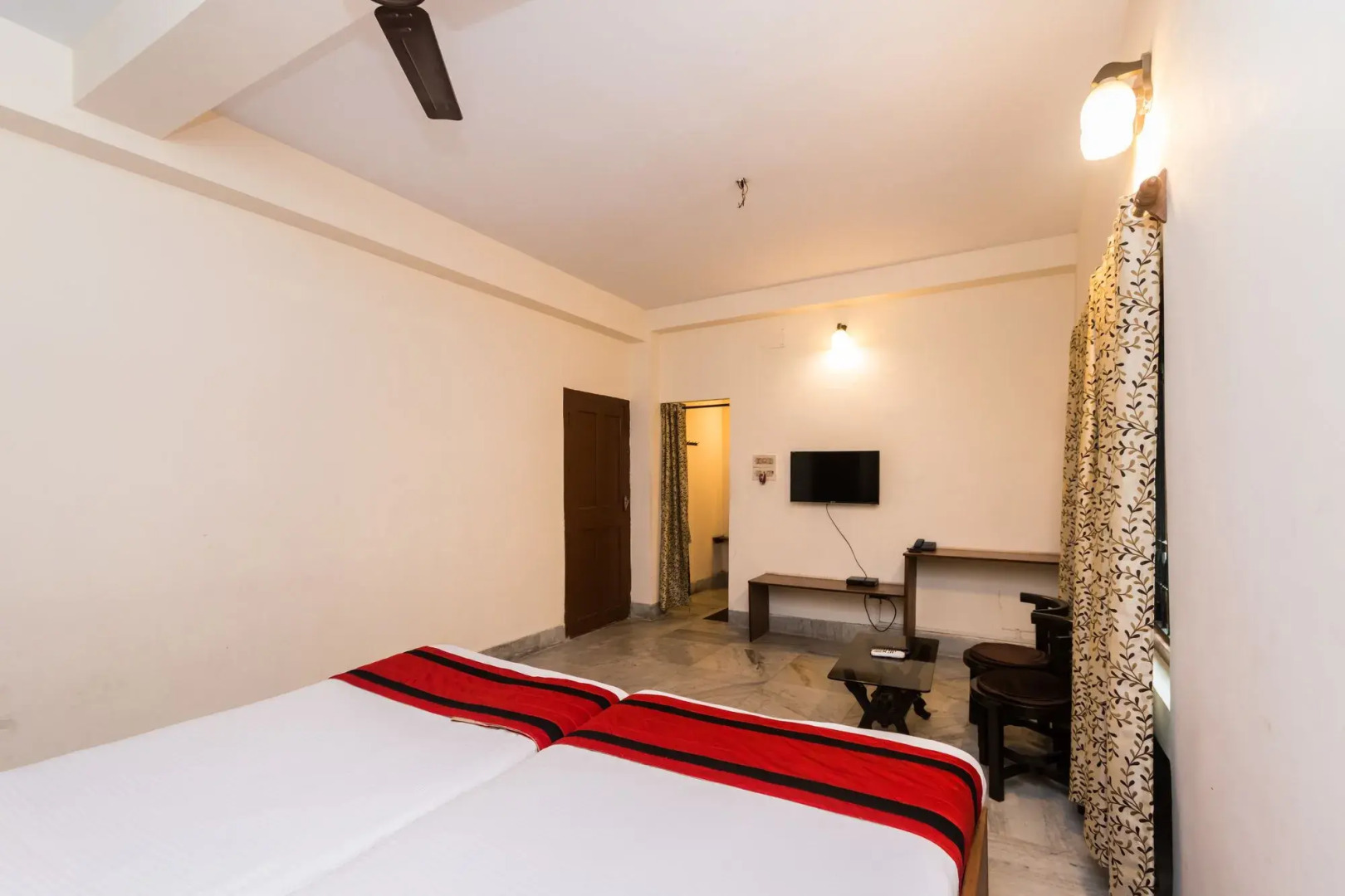 OYO 8129 Coral Residency City Center