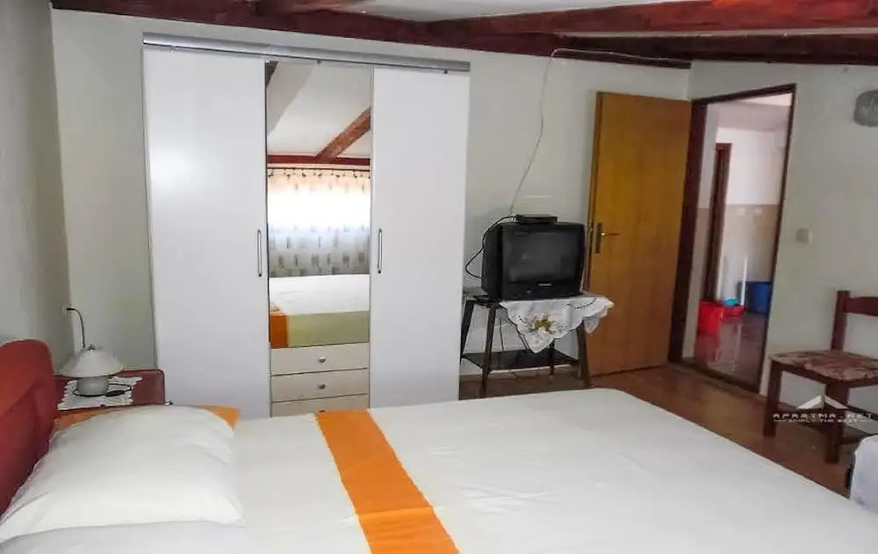 2 Bed Flat - Sleeps 8 - Parking - Wifi