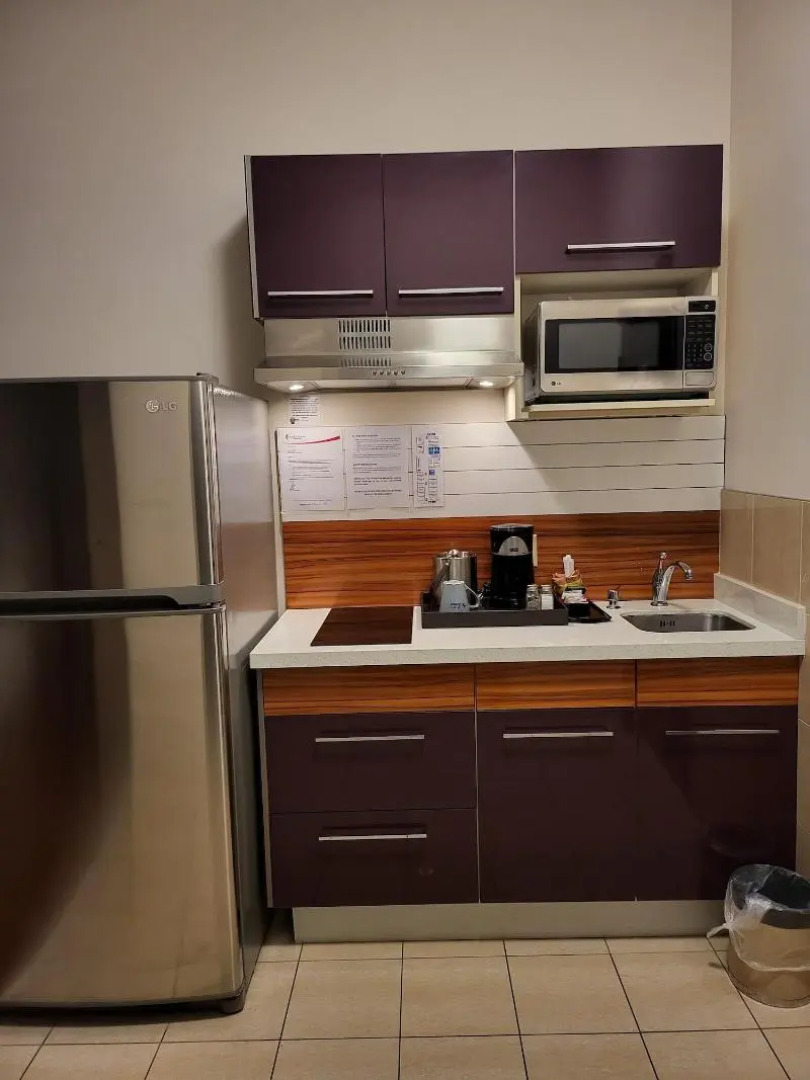 Days Inn & Suites by Wyndham Fort Saskatchewan