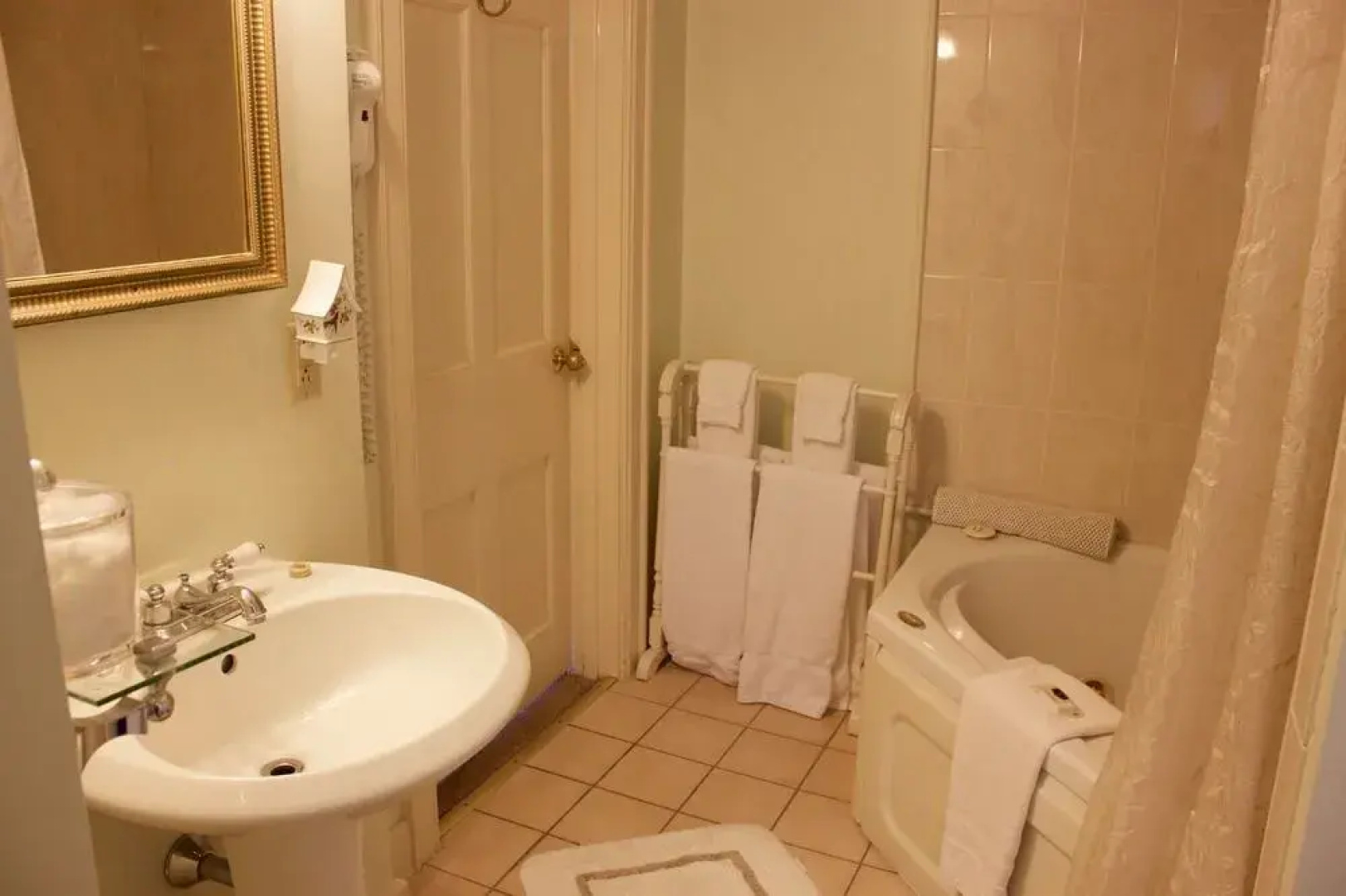 Tattingstone Inn