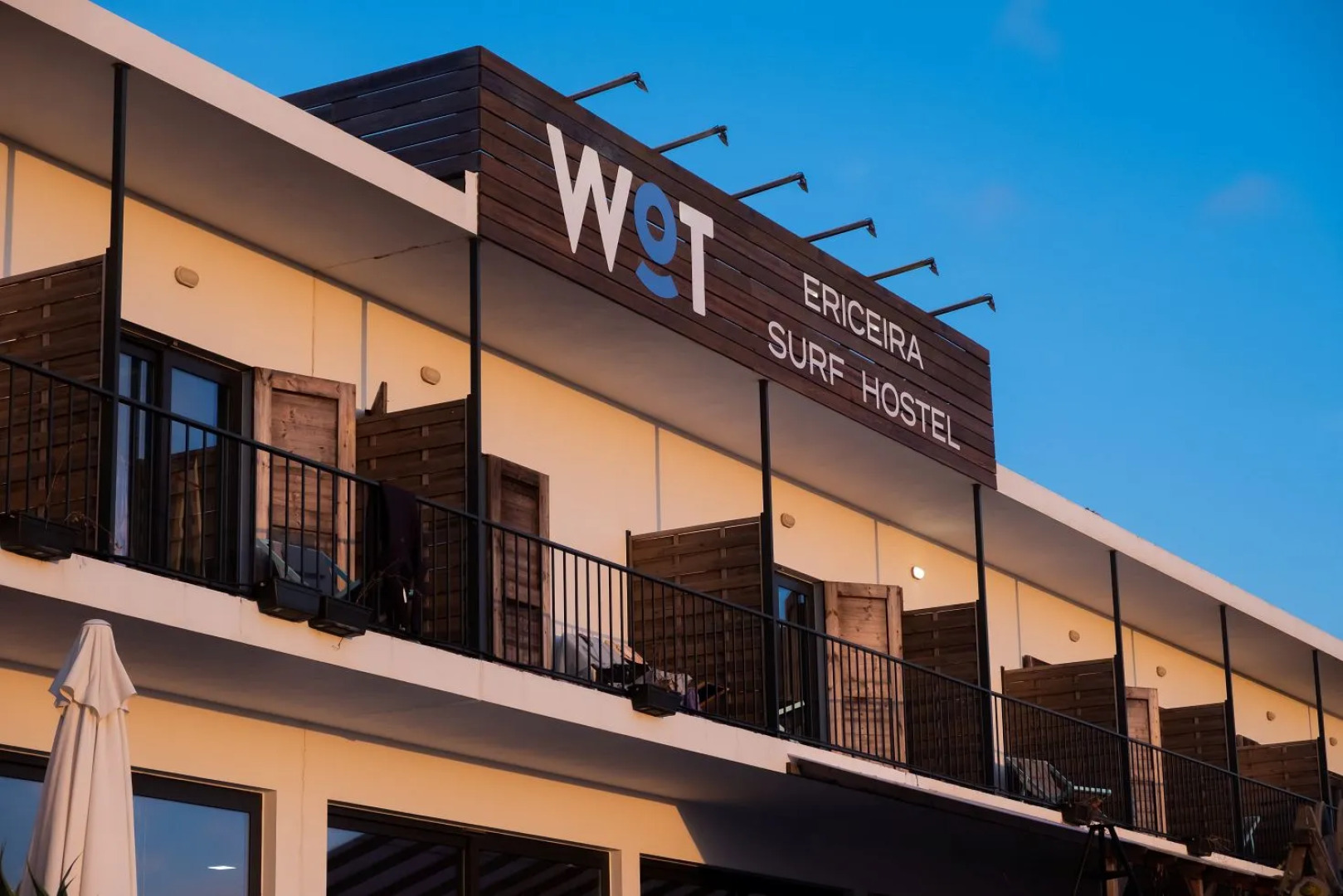 Хостел WOT Ericeira Surf Social