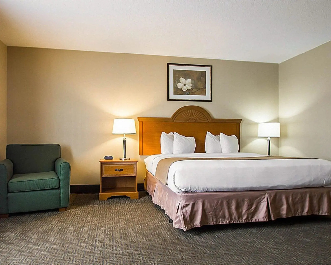 Quality Inn & Suites Fishkill South near I-84