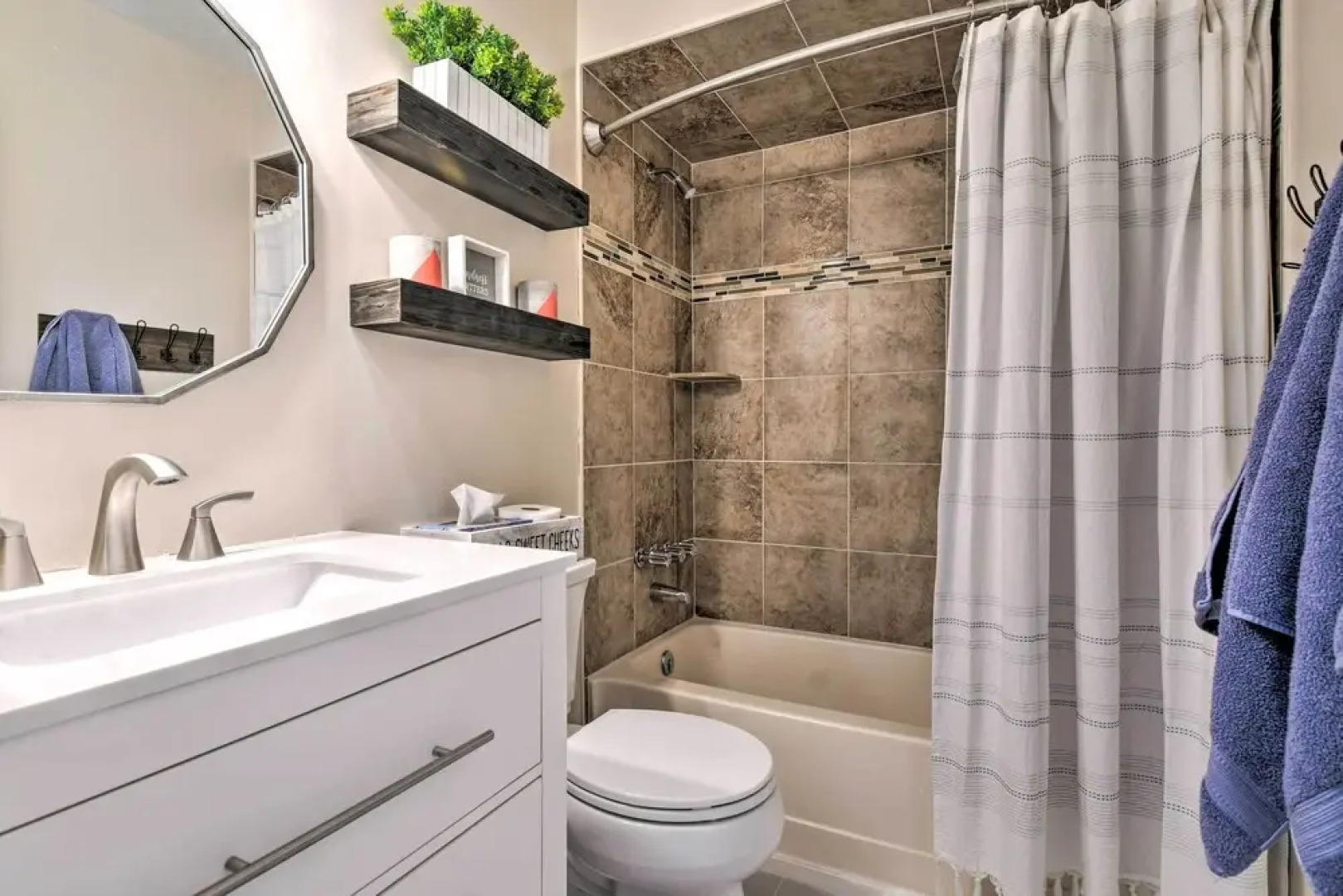 Vernon Township Home w/ Deck on Golf Course