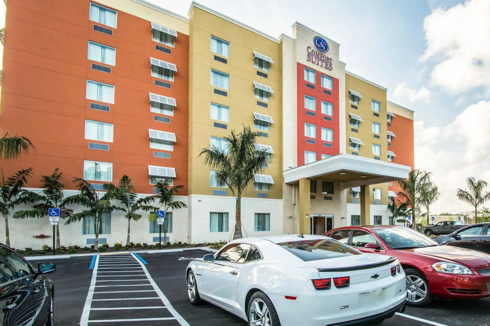 Comfort Suites Fort Lauderdale Airport South & Cruise Port
