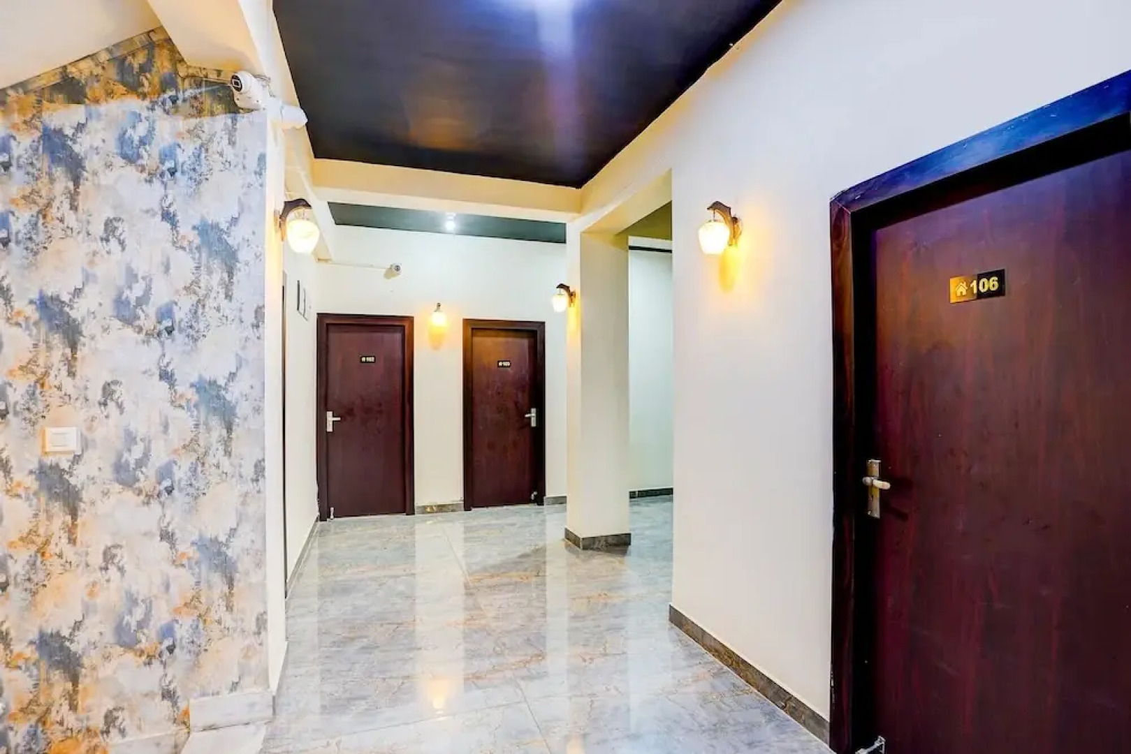 Fabhotel Dream Palace I