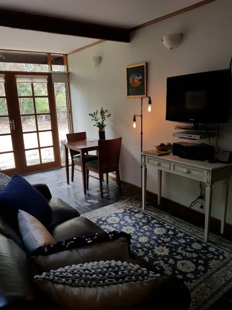 Redwood Studio - Adults Only