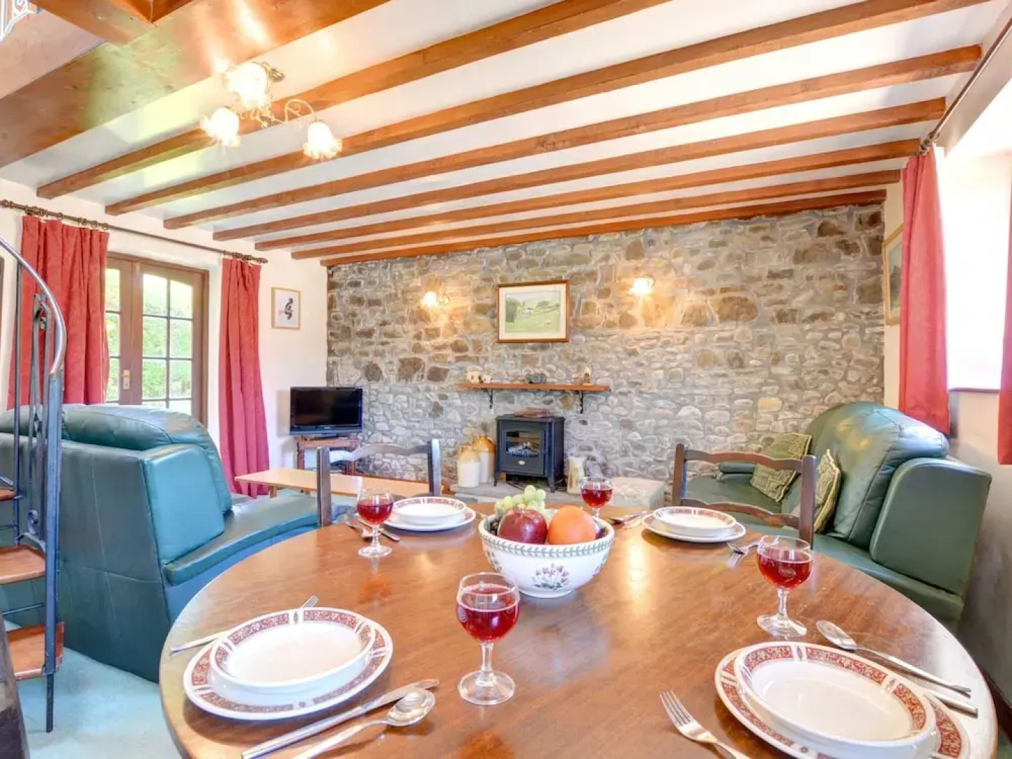 Centrally Located Home near Gardens & Castle of West Wales