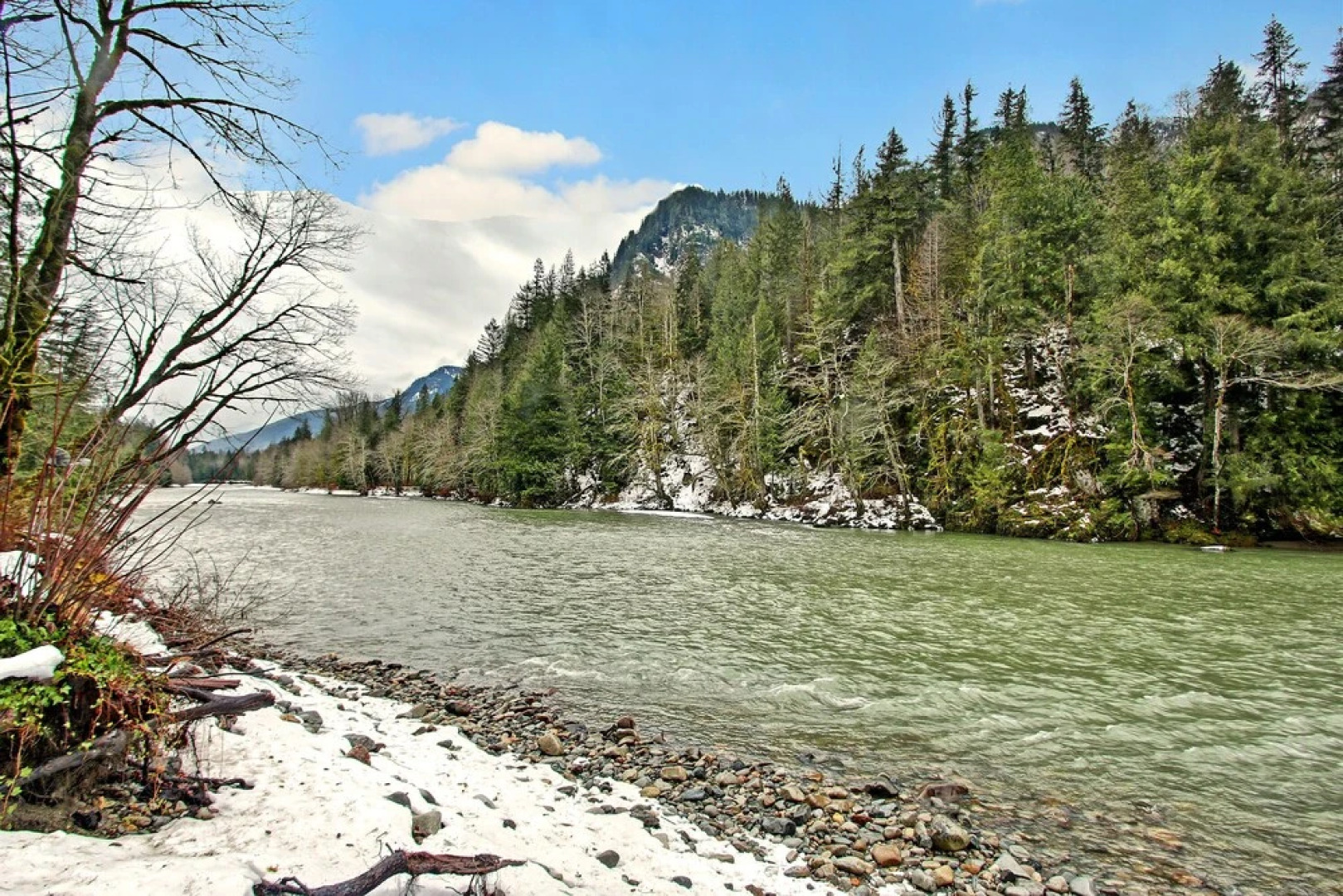 Rustic River Paradise - One Bedroom Cabin with Hot Tub