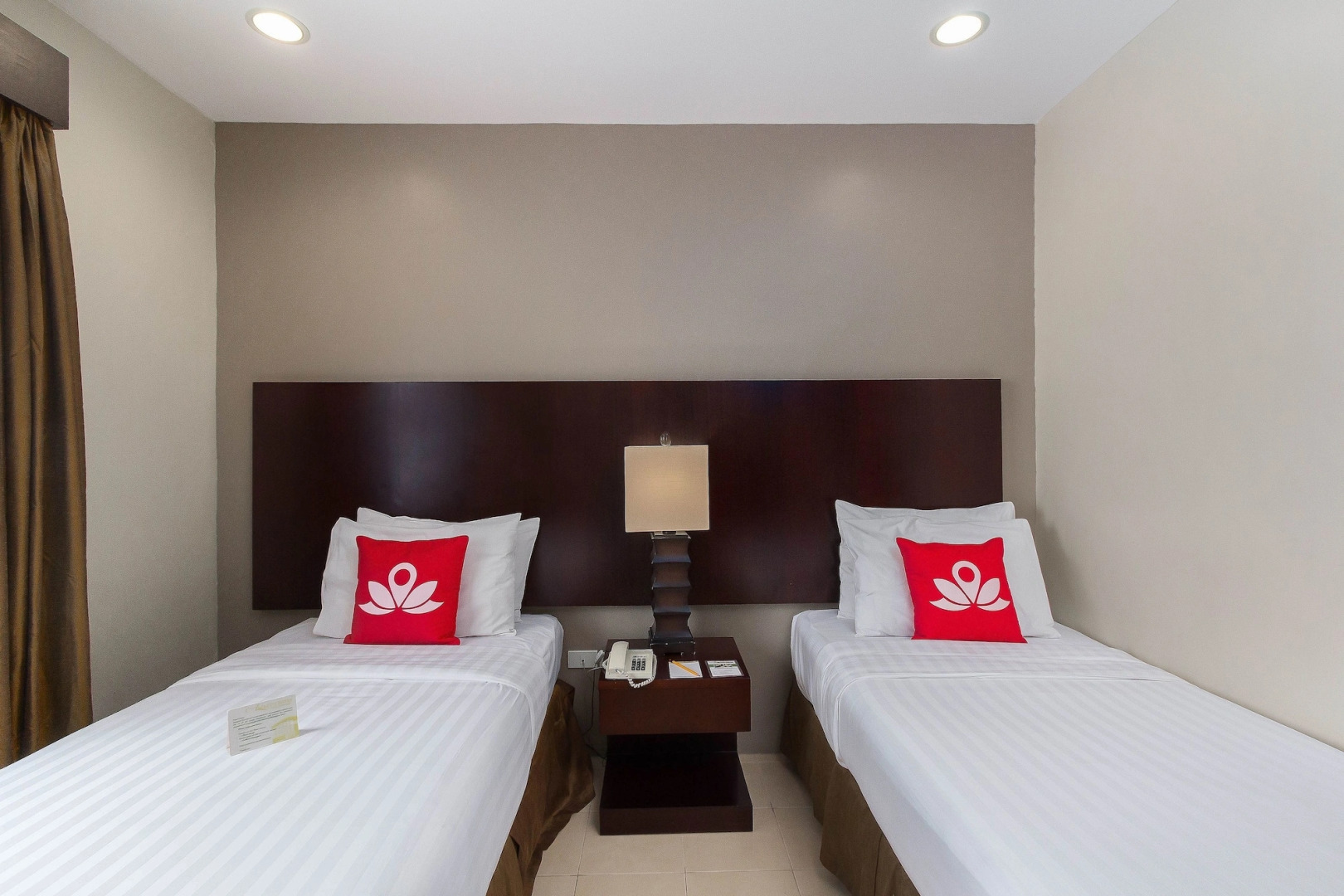 ZEN Rooms Cortes Street