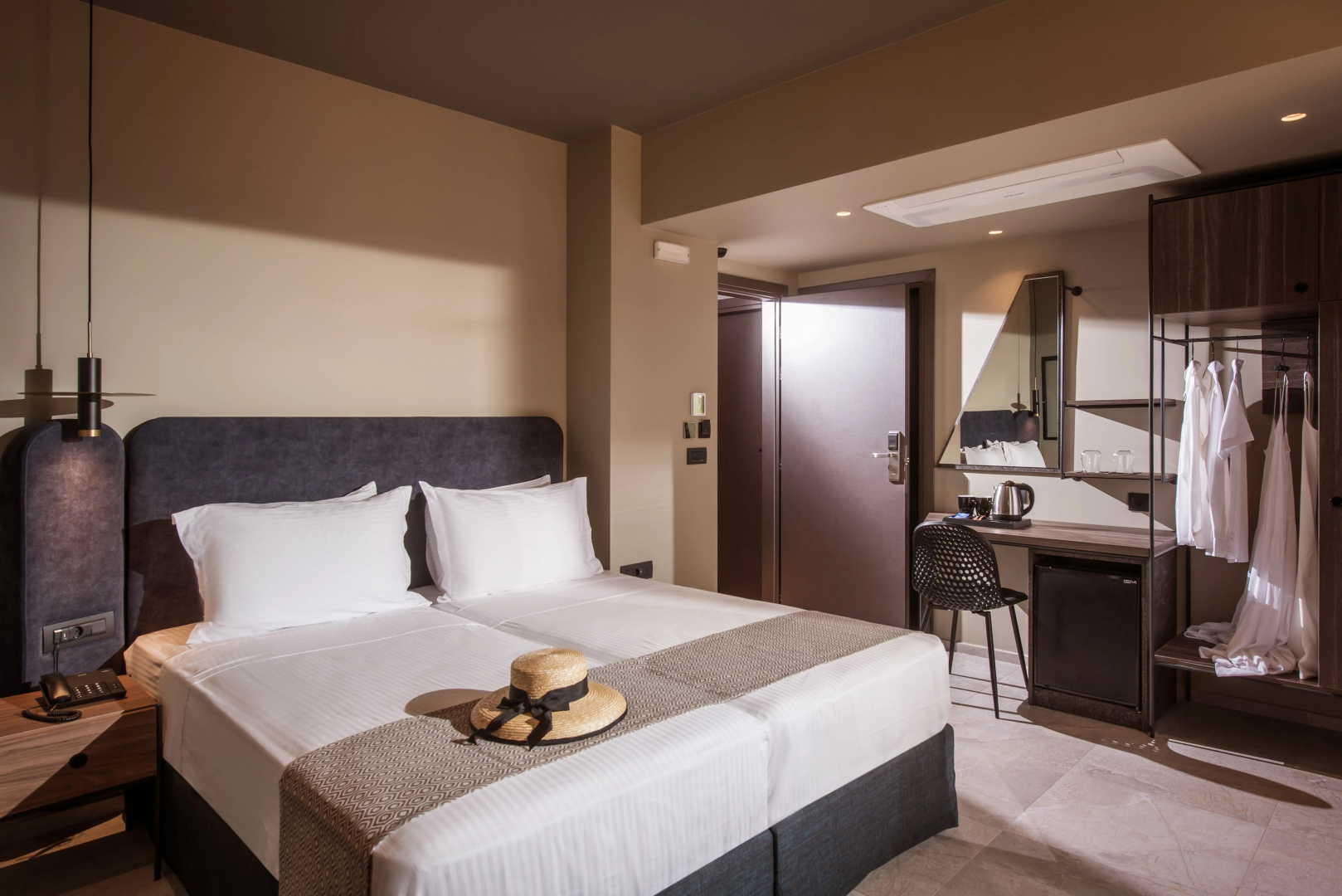 Petousis Hotel & Suites