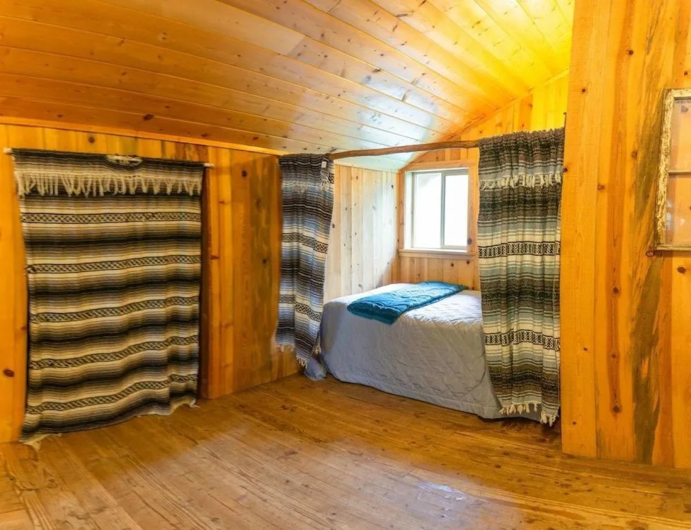 Sun Mountain Ranch Bunkhouse - Near Crater Lake