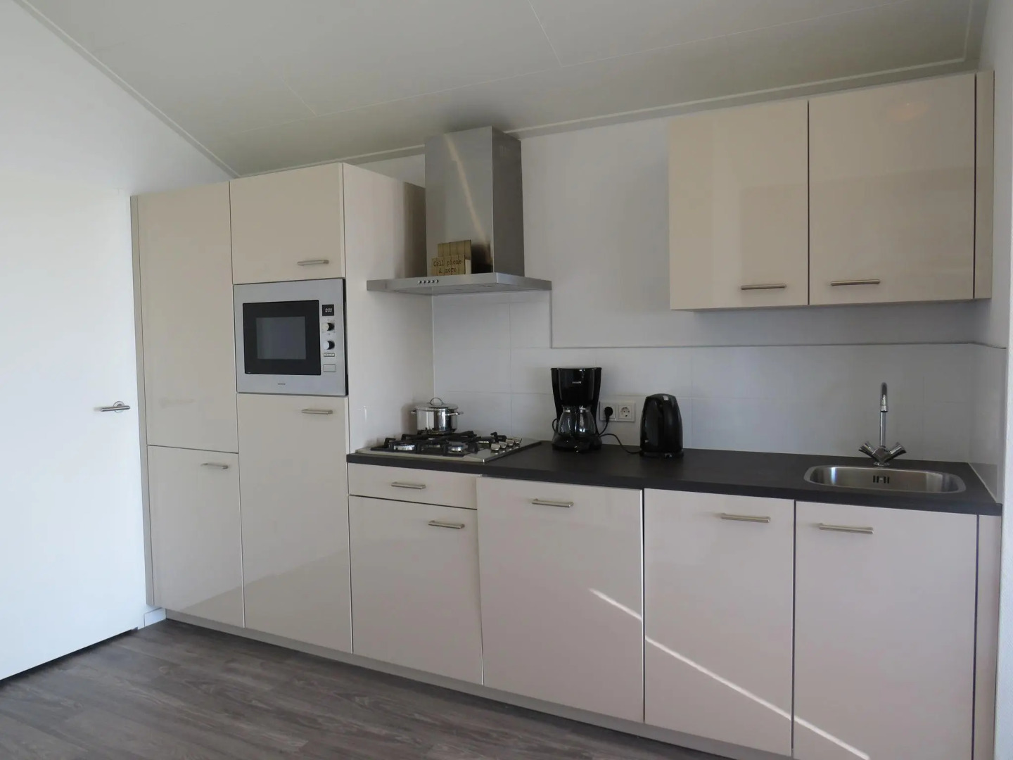 Lakeside Escape Near Enkhuizen