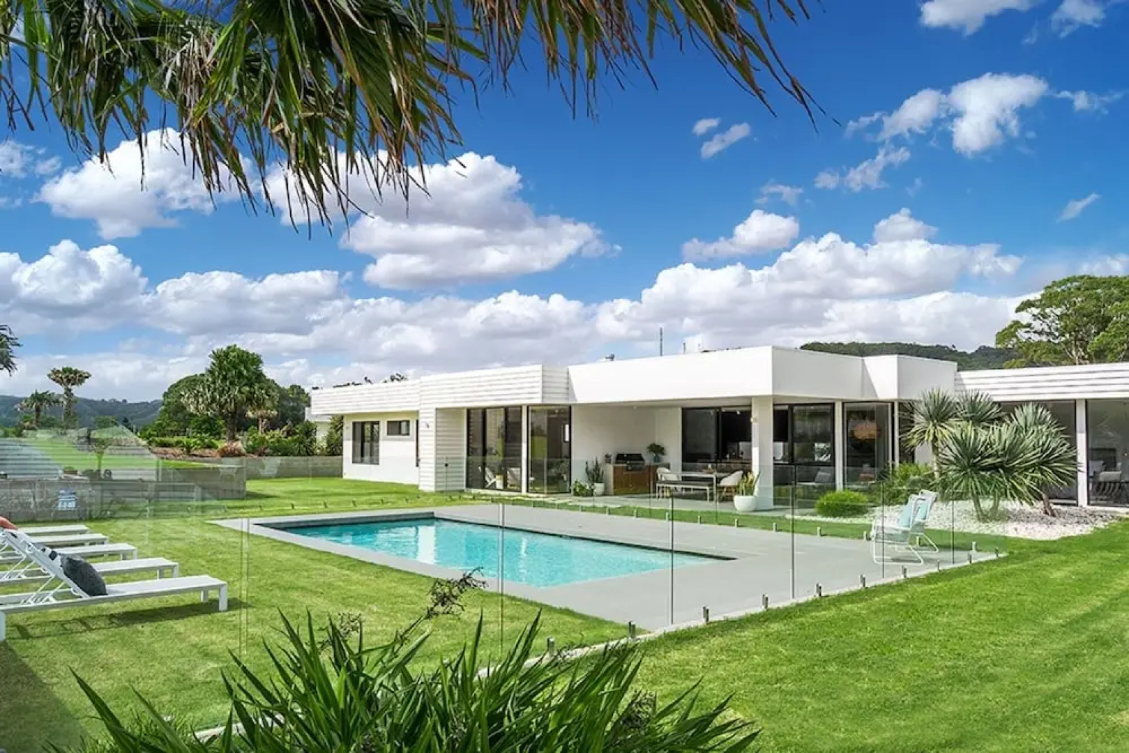 Your Luxury Escape - Scenic Vista