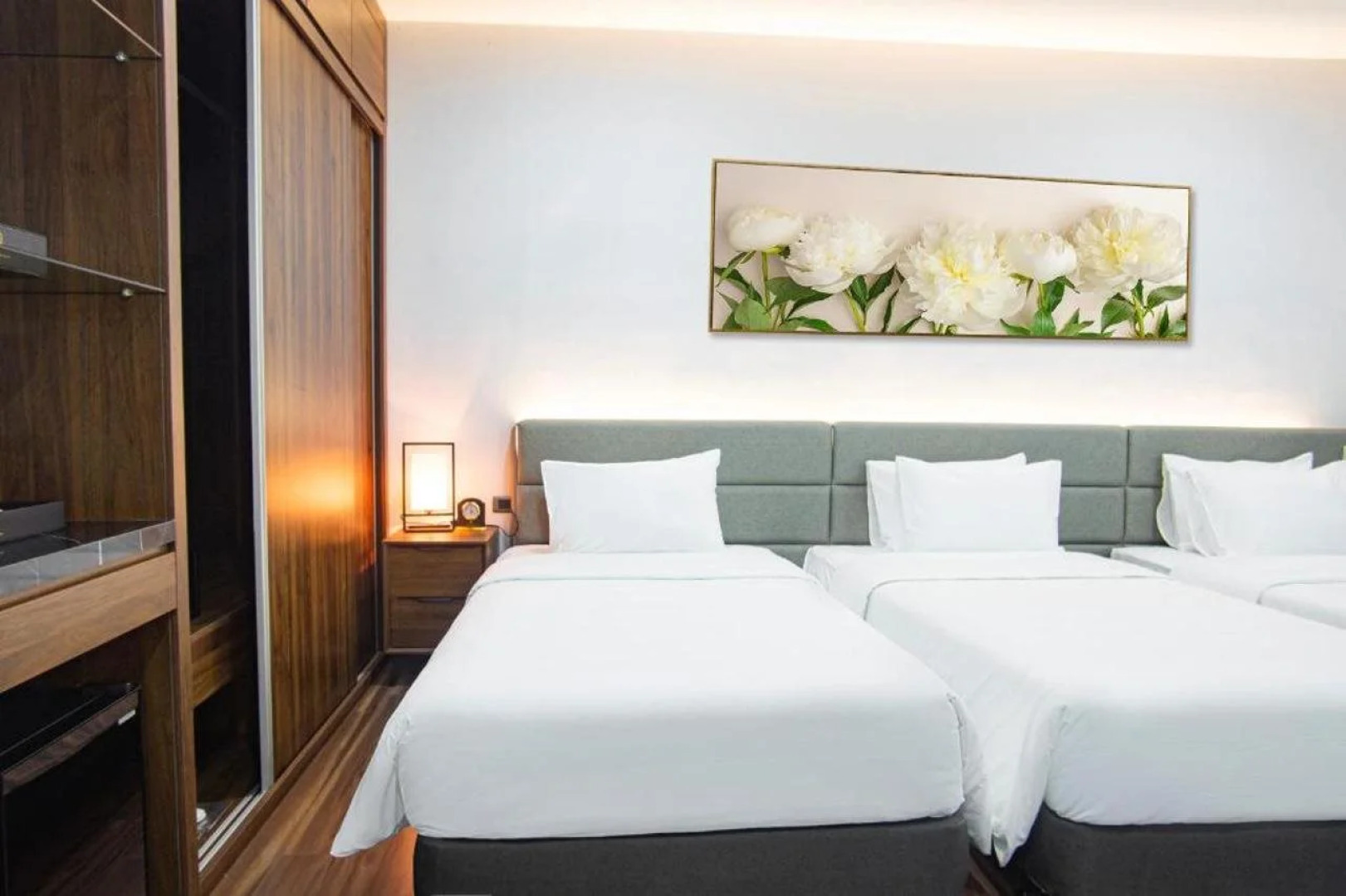 Western Skyline Hotel