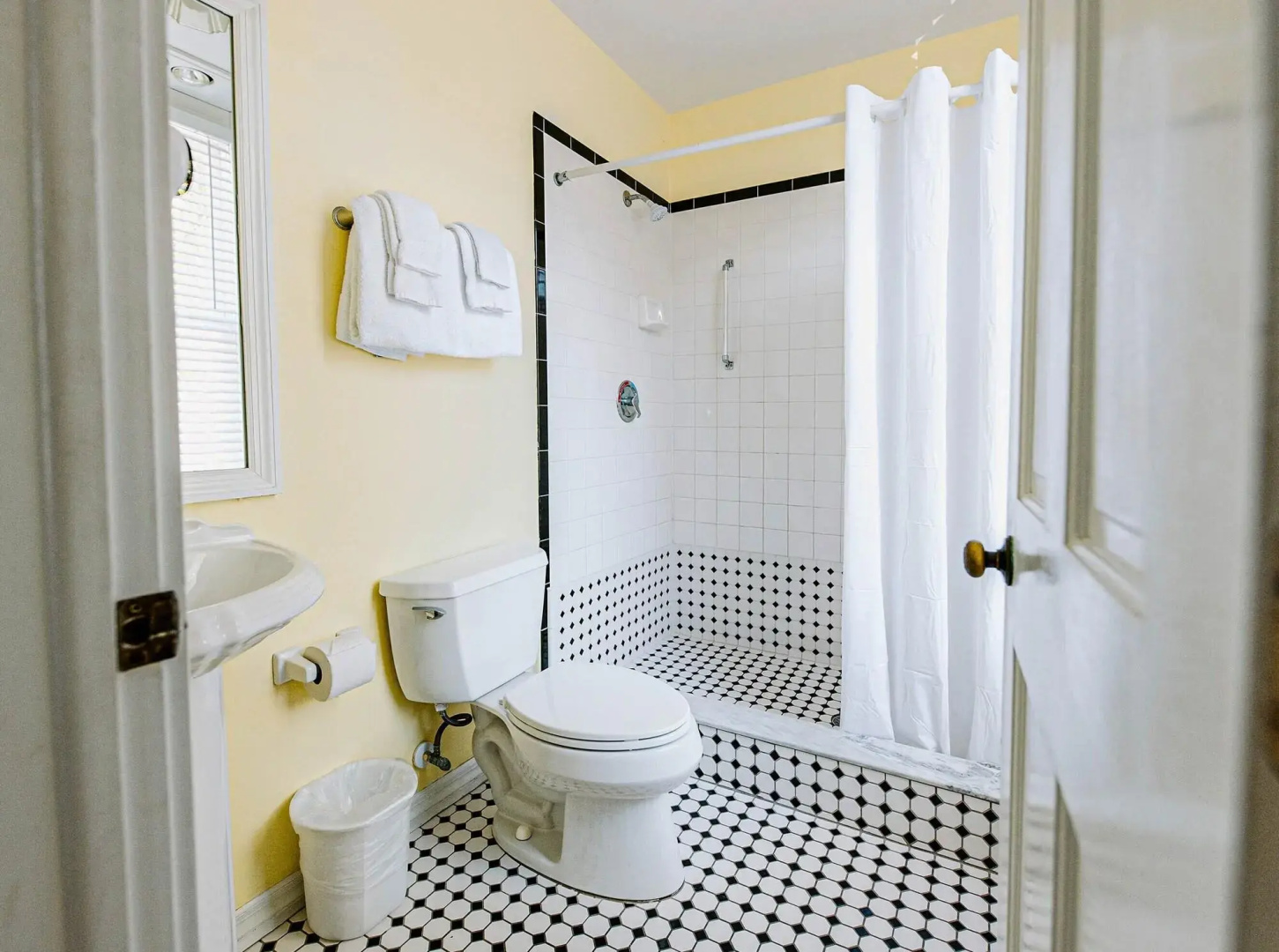 Amsterdam's Curry Mansion Inn
