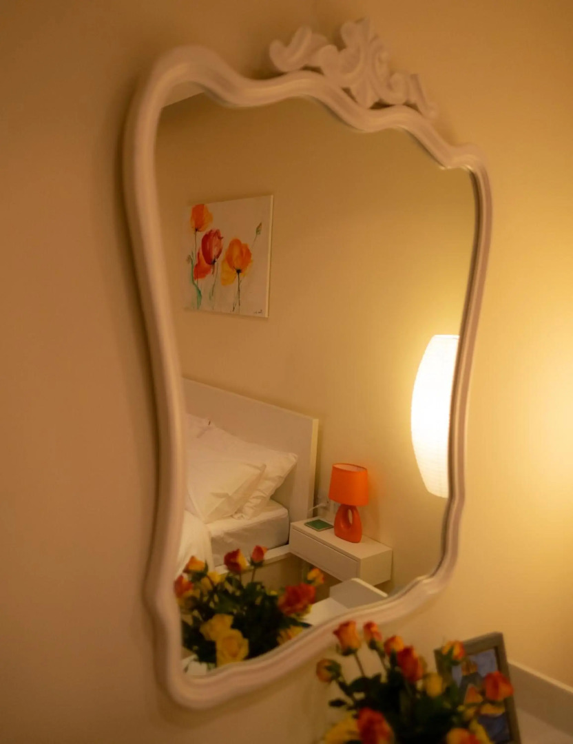 Valletta Collection - Merchant Str Apartment with large yard