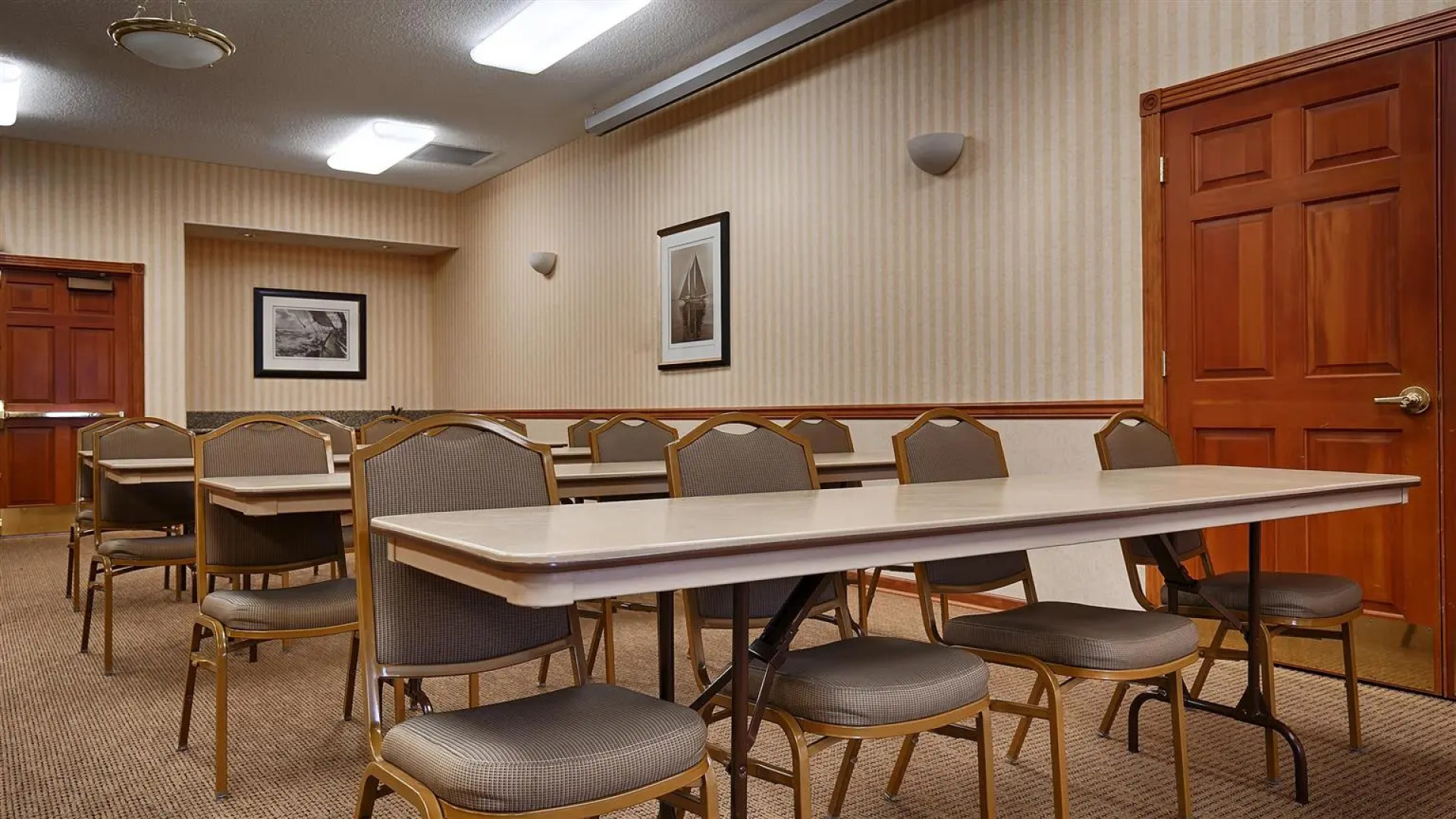 Best Western Plus Beachfrontin