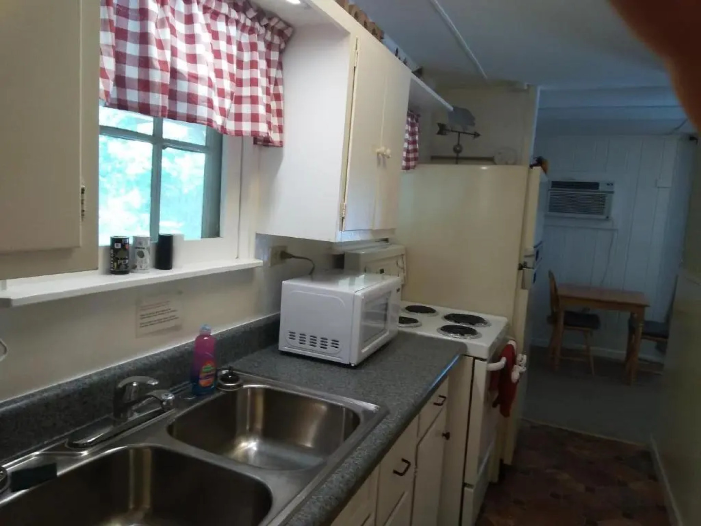 Evening Shade River Lodge and Cabins