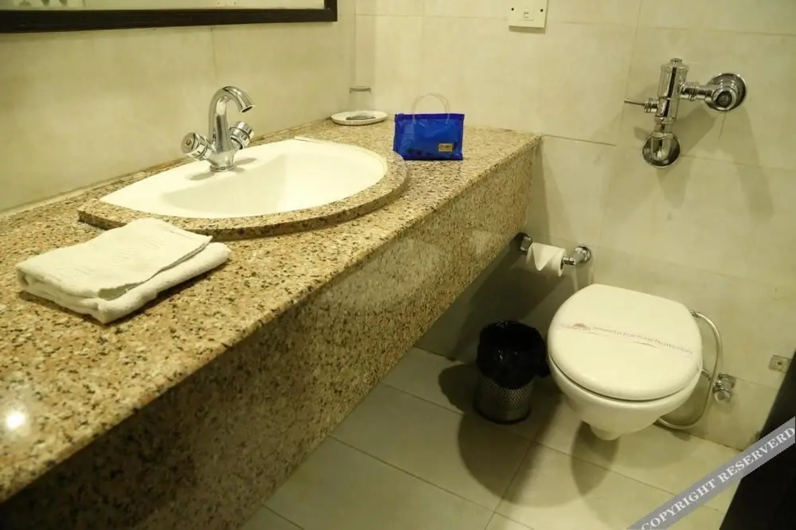 OYO 1832 Hotel Parbhat Inn