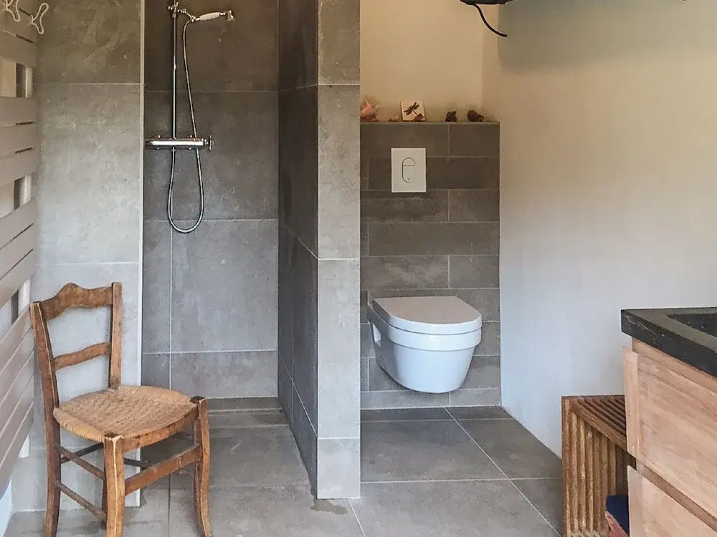 Historic Mansion by River Cenevieres