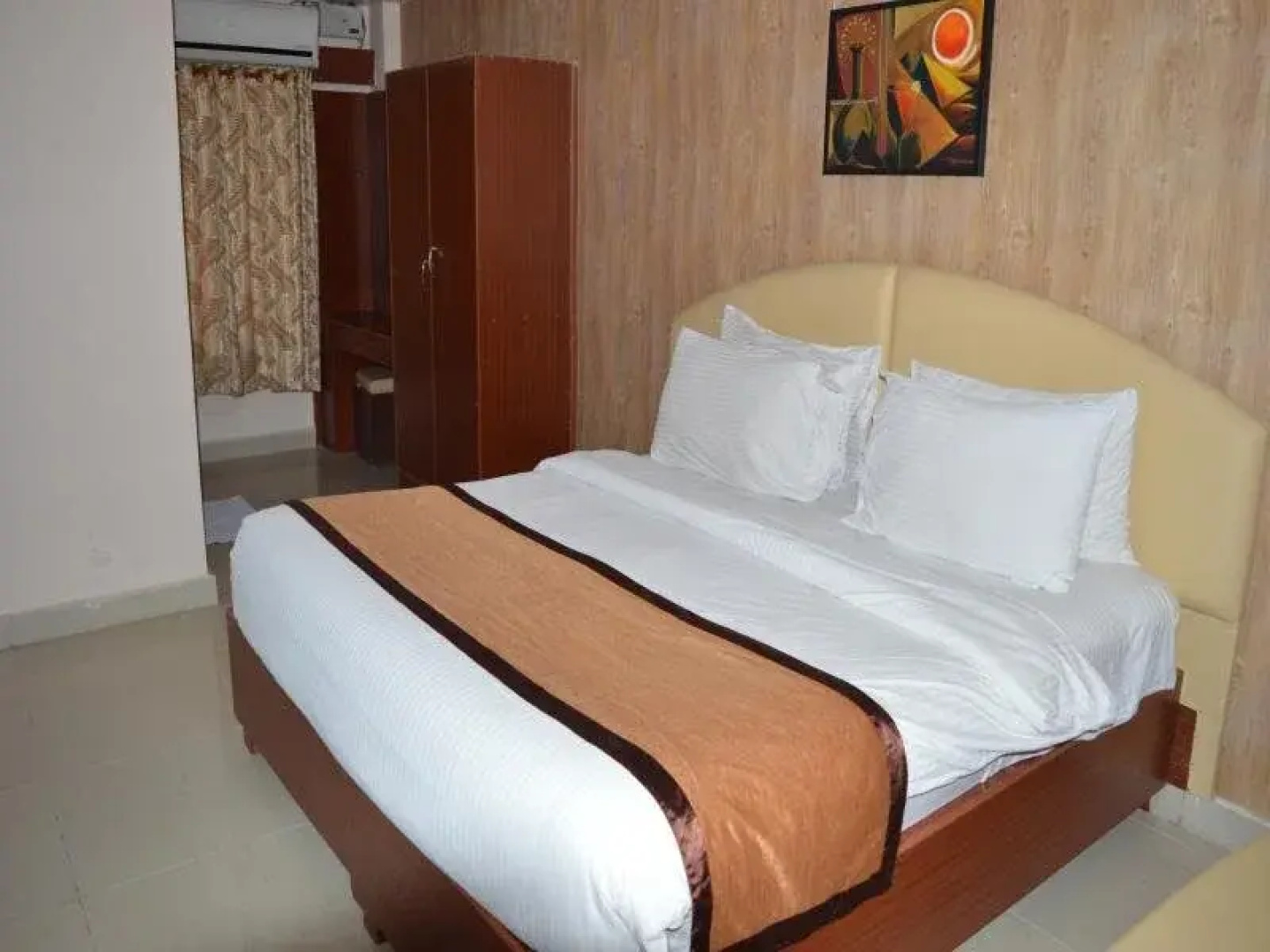 Kandy PLR Hotels